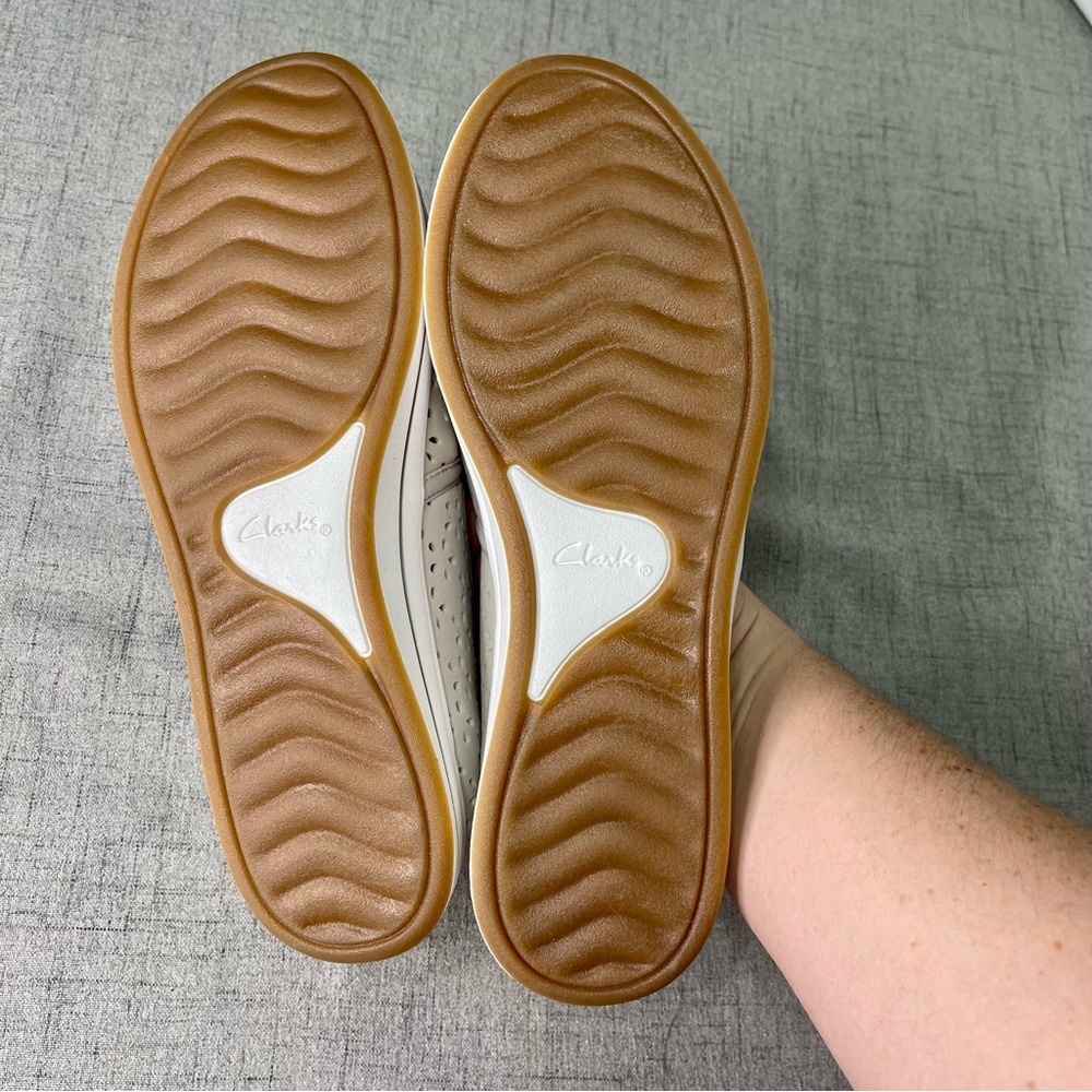 Clarks Cloudsteppers Taupe Breeze Emily Slip On Shoes 7.5 New - Picture 7 of 10